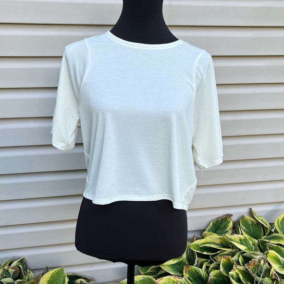 NWT The North Face Vyrtue Short Sleeve Boxy Crop Top Tee Vintage White Heather - Picture 2 of 10